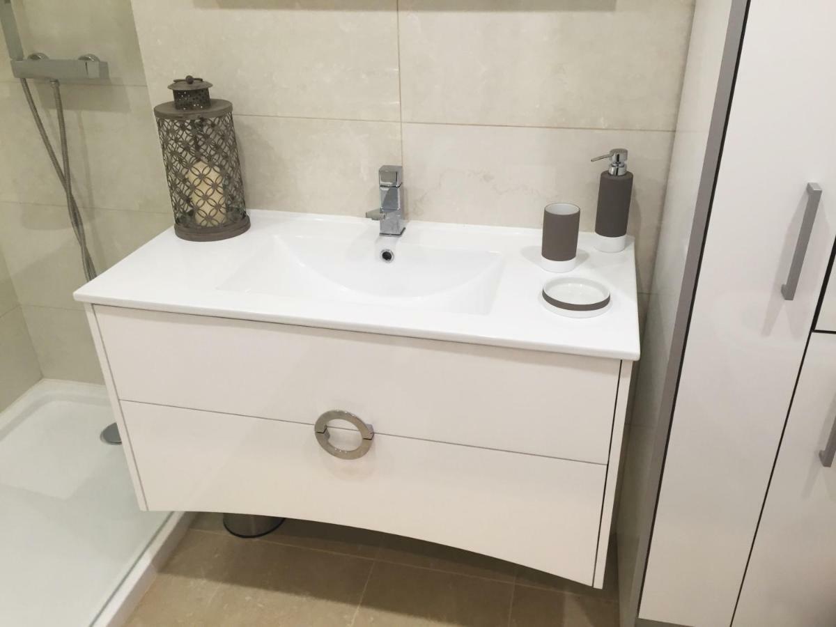 리스본 Apt Lumineux Terrasse Principe Real 아파트 외부 사진